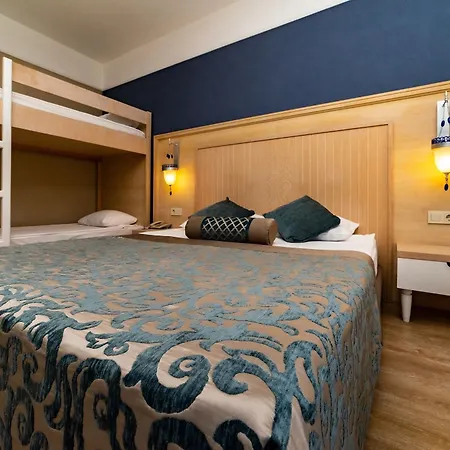 Seamelia & Ultra 5 Stars Üdülőközpont Side