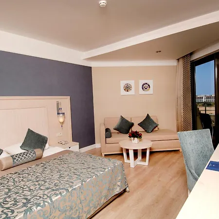 Seamelia & Ultra 5 Stars Üdülőközpont Side
