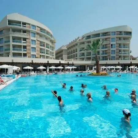 Üdülőközpont Seamelia & Ultra 5 Stars