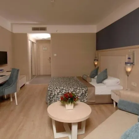 Seamelia & Ultra 5 Stars Üdülőközpont Side