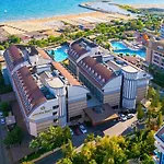 Seamelia & Ultra 5 Stars אתר נופש סייד