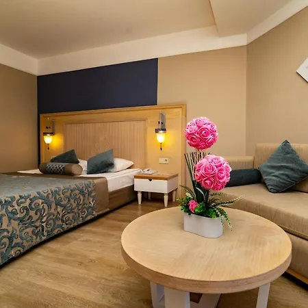 Seamelia & Resort Side