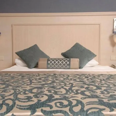 Resort Seamelia & Ultra 5*