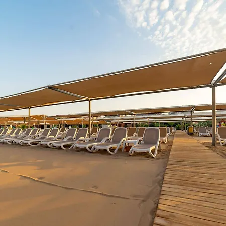 Resort Seamelia & Ultra Side