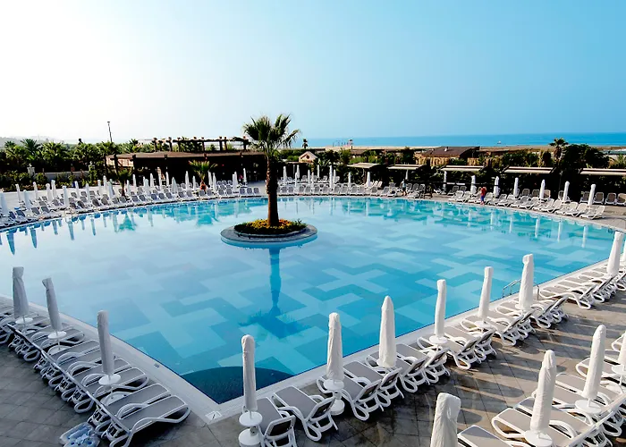 Seamelia & Semesteranläggning (resort) Side