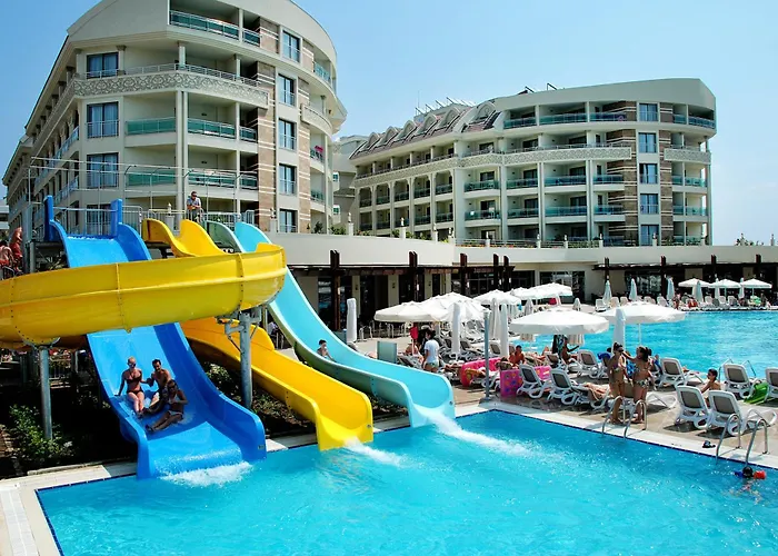Seamelia & Semesteranläggning (resort) Side