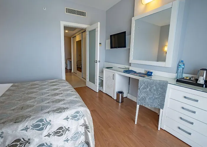 Seamelia & Semesteranläggning (resort) 5*