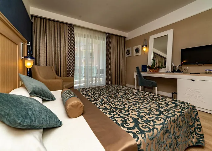 Seamelia & Semesteranläggning (resort) 5*